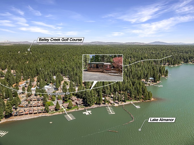 Cabins (United States of America, Lake Almanor, California)