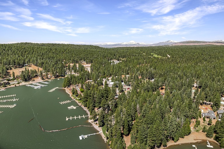 Cabins (United States of America, Lake Almanor, California)