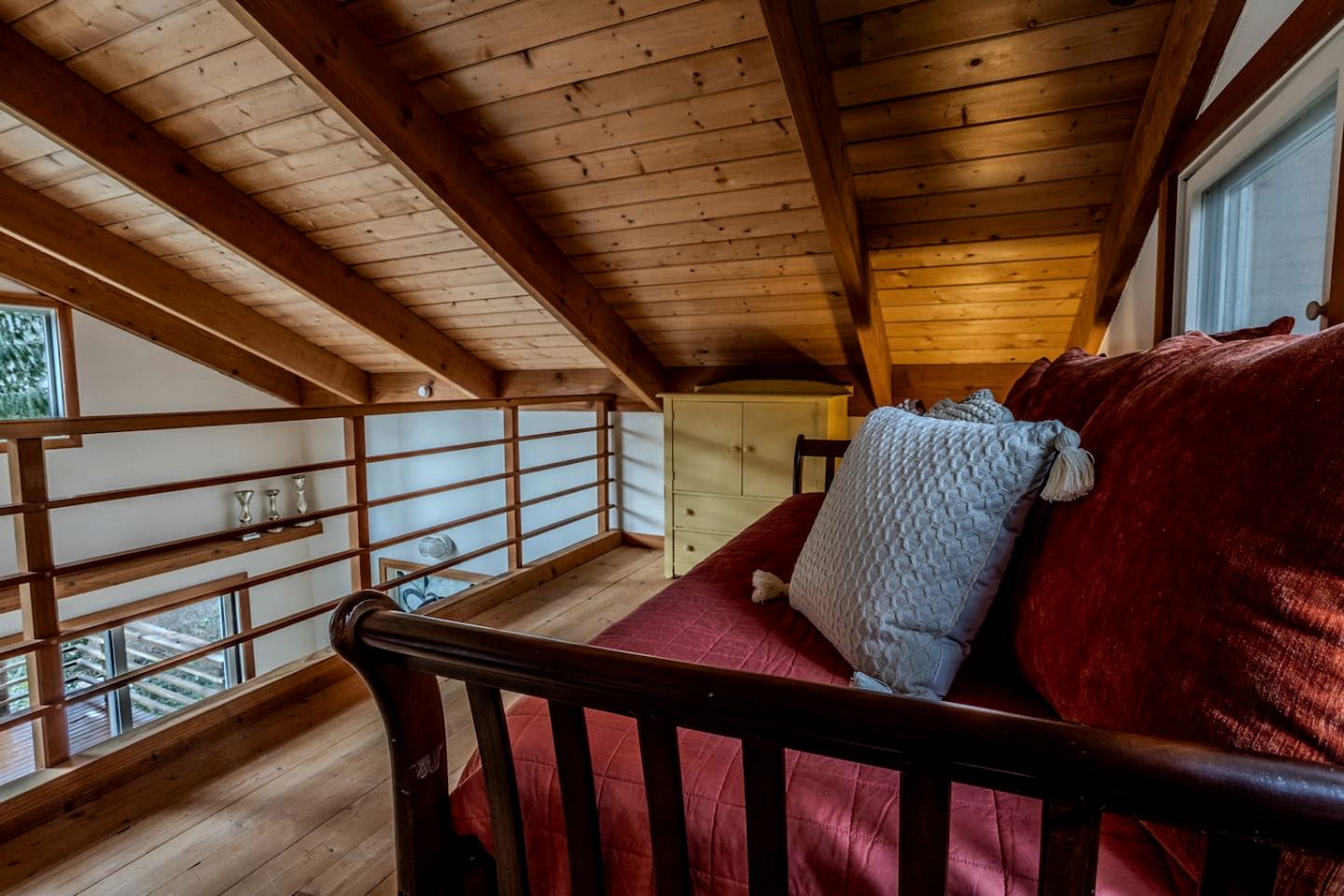 Tranquil Waterfront Cabin on Cain Lake for a Cozy Glamping Getaway in Sedro-Woolley, WA