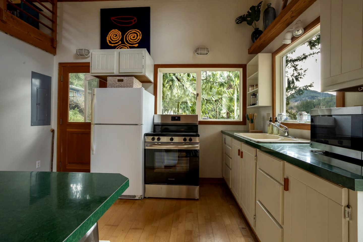 Tranquil Waterfront Cabin on Cain Lake for a Cozy Glamping Getaway in Sedro-Woolley, WA