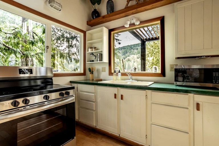 Cabins (United States of America, Sedro-Woolley, Washington)