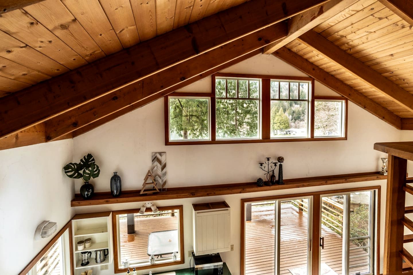 Tranquil Waterfront Cabin on Cain Lake for a Cozy Glamping Getaway in Sedro-Woolley, WA
