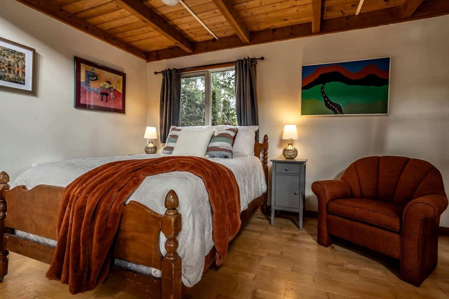 Tranquil Waterfront Cabin on Cain Lake for a Cozy Glamping Getaway in Sedro-Woolley, WA