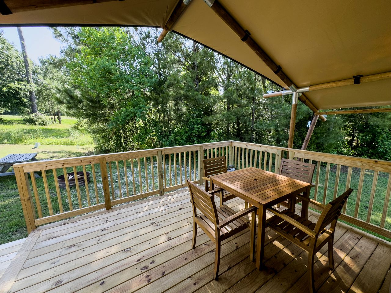 Cozy Lakeside Safari Tent on a Fantastic Resort for an Unforgettable Family Glamping Adventure in Onalaska, Texas