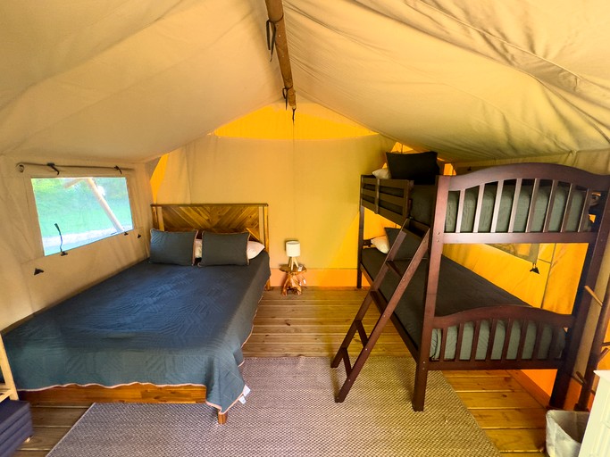 Safari Tents (United States of America, Onalaska, Texas)