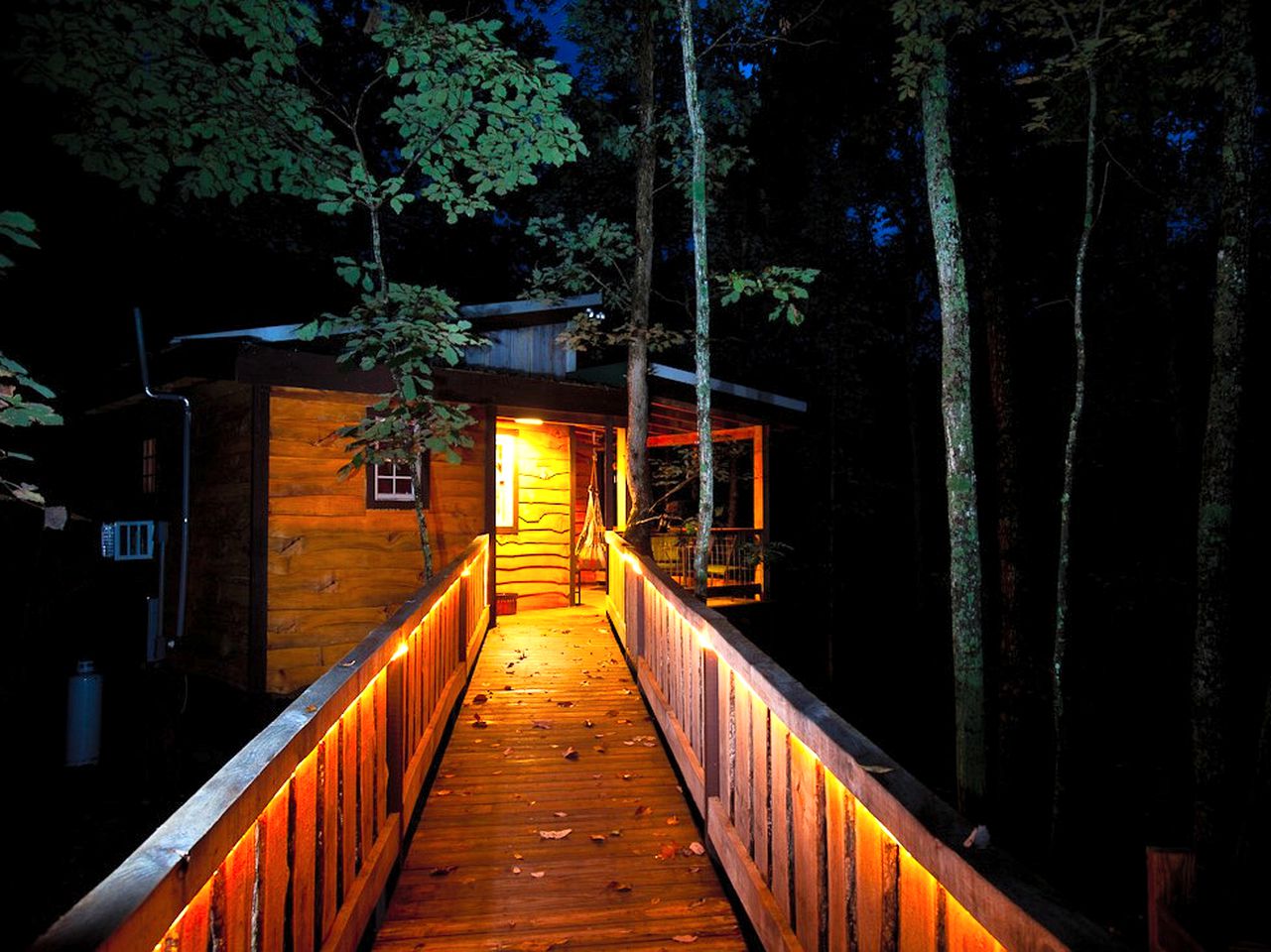 Tree House Monteagle, Tennessee Glamping Hub
