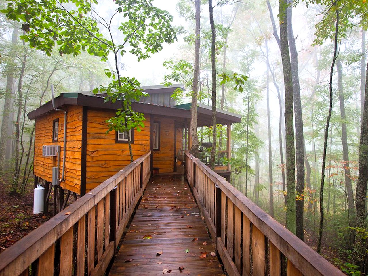 Tree House Monteagle, Tennessee Glamping Hub
