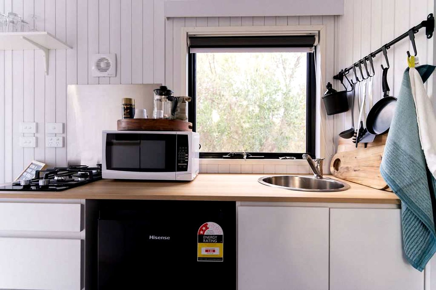 Cozy Living in Lake Boga: Tiny House Paradise with Farm Animal Companions