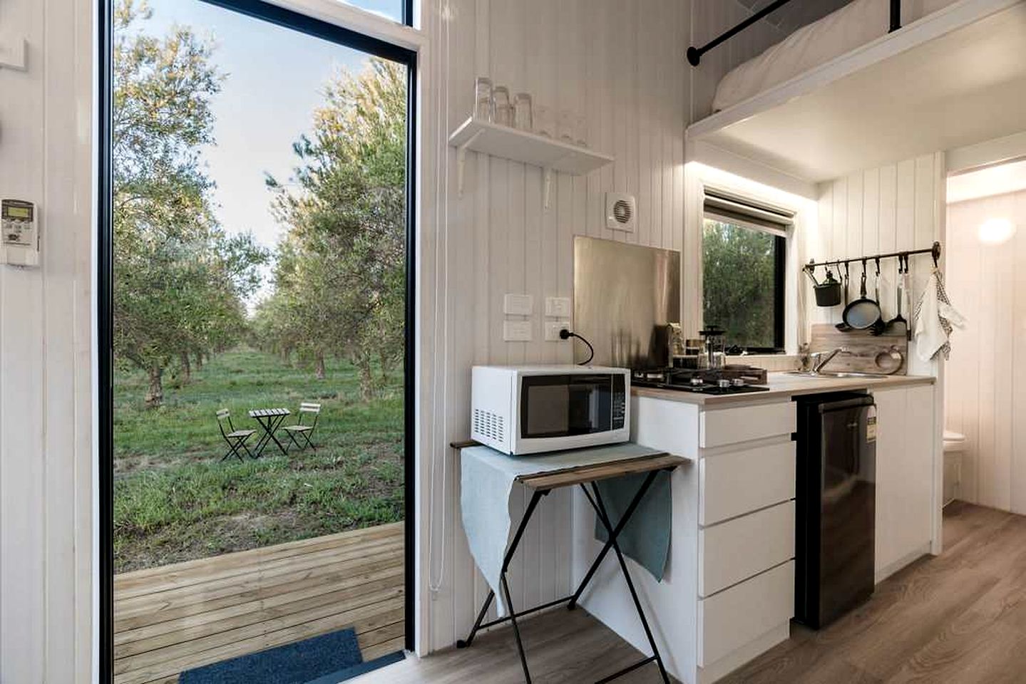 Cozy Living in Lake Boga: Tiny House Paradise with Farm Animal Companions