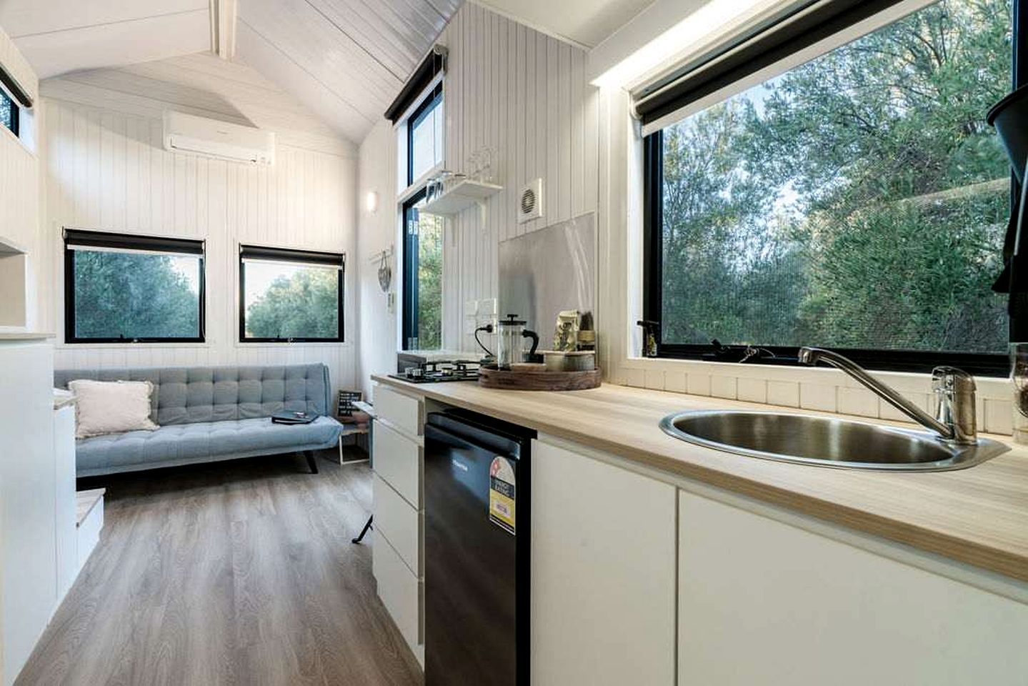 Cozy Living in Lake Boga: Tiny House Paradise with Farm Animal Companions