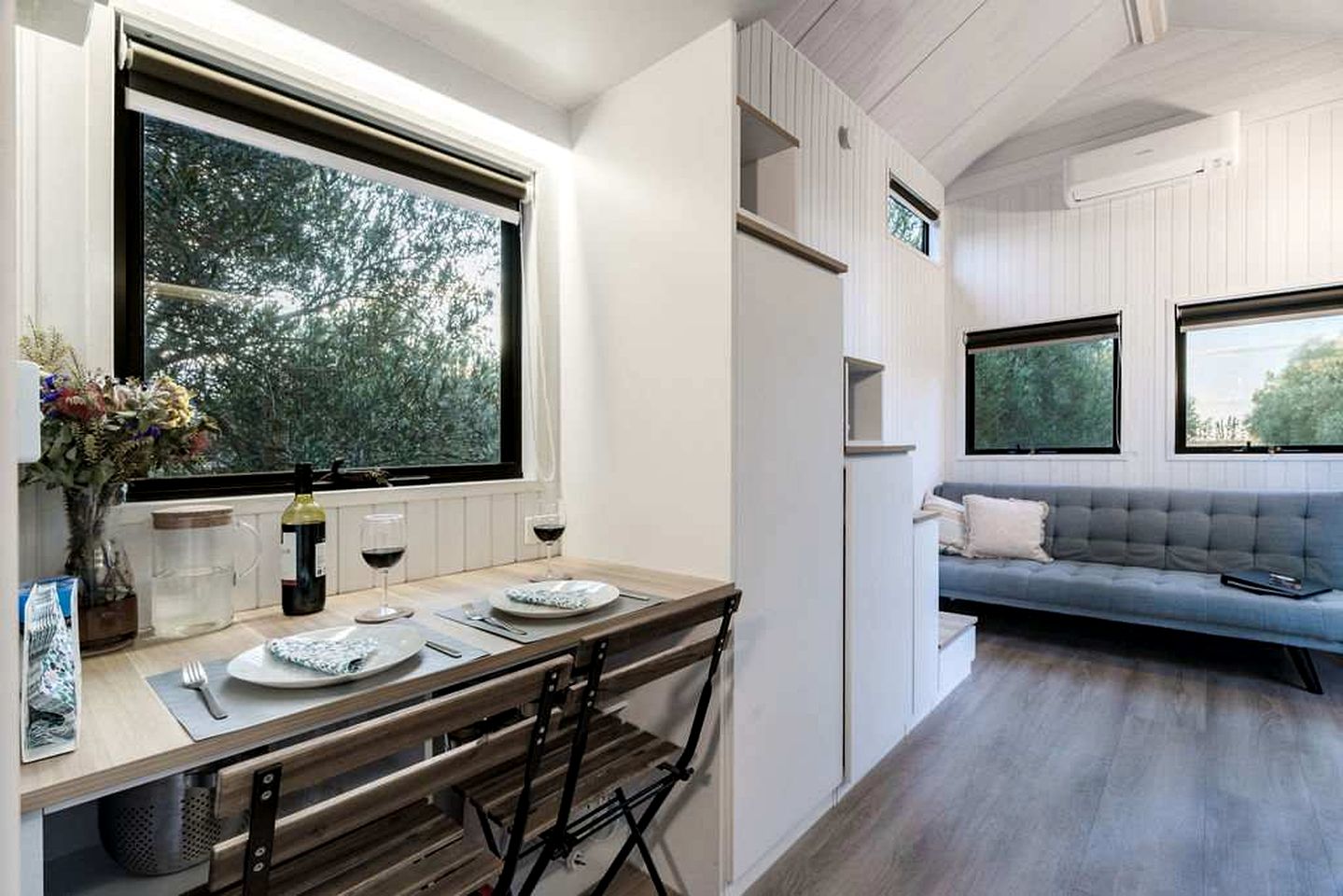 Cozy Living in Lake Boga: Tiny House Paradise with Farm Animal Companions