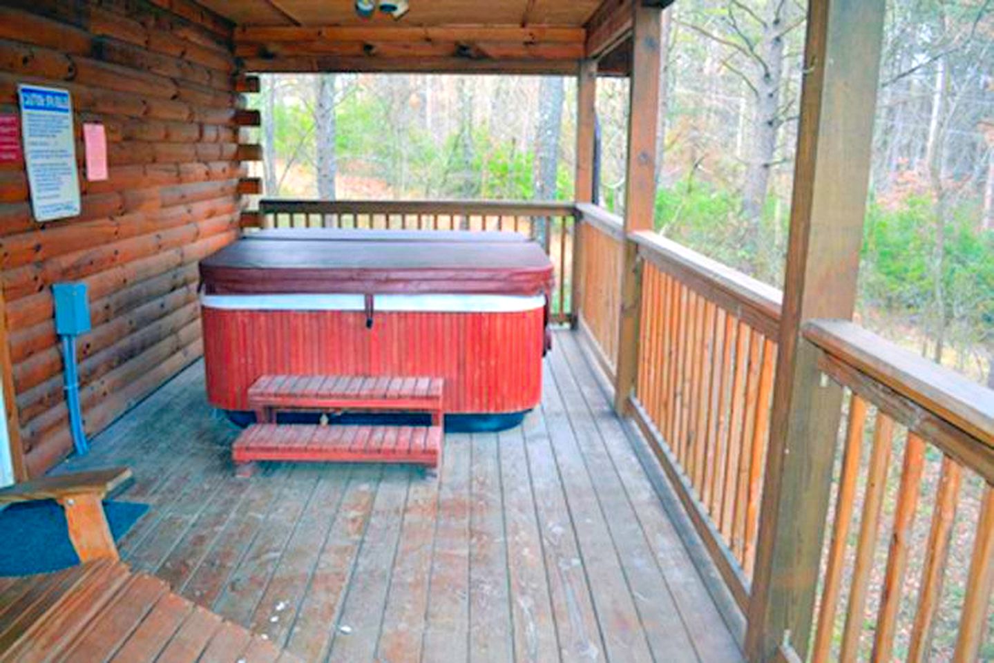 Cozy Log Cabin near Hocking Hills State Park, Ohio