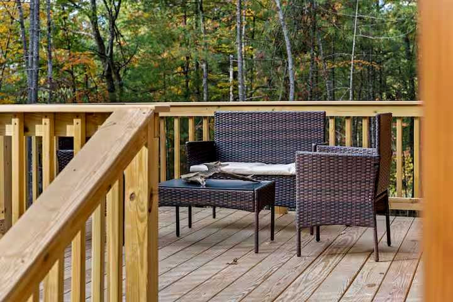 Charming Modern Cabin with Fire Pit & Mountain Views near Shenandoah National Park, Luray VA