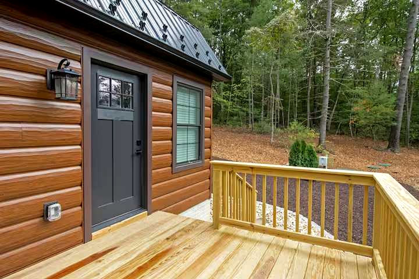 Charming Modern Cabin with Fire Pit & Mountain Views near Shenandoah National Park, Luray VA