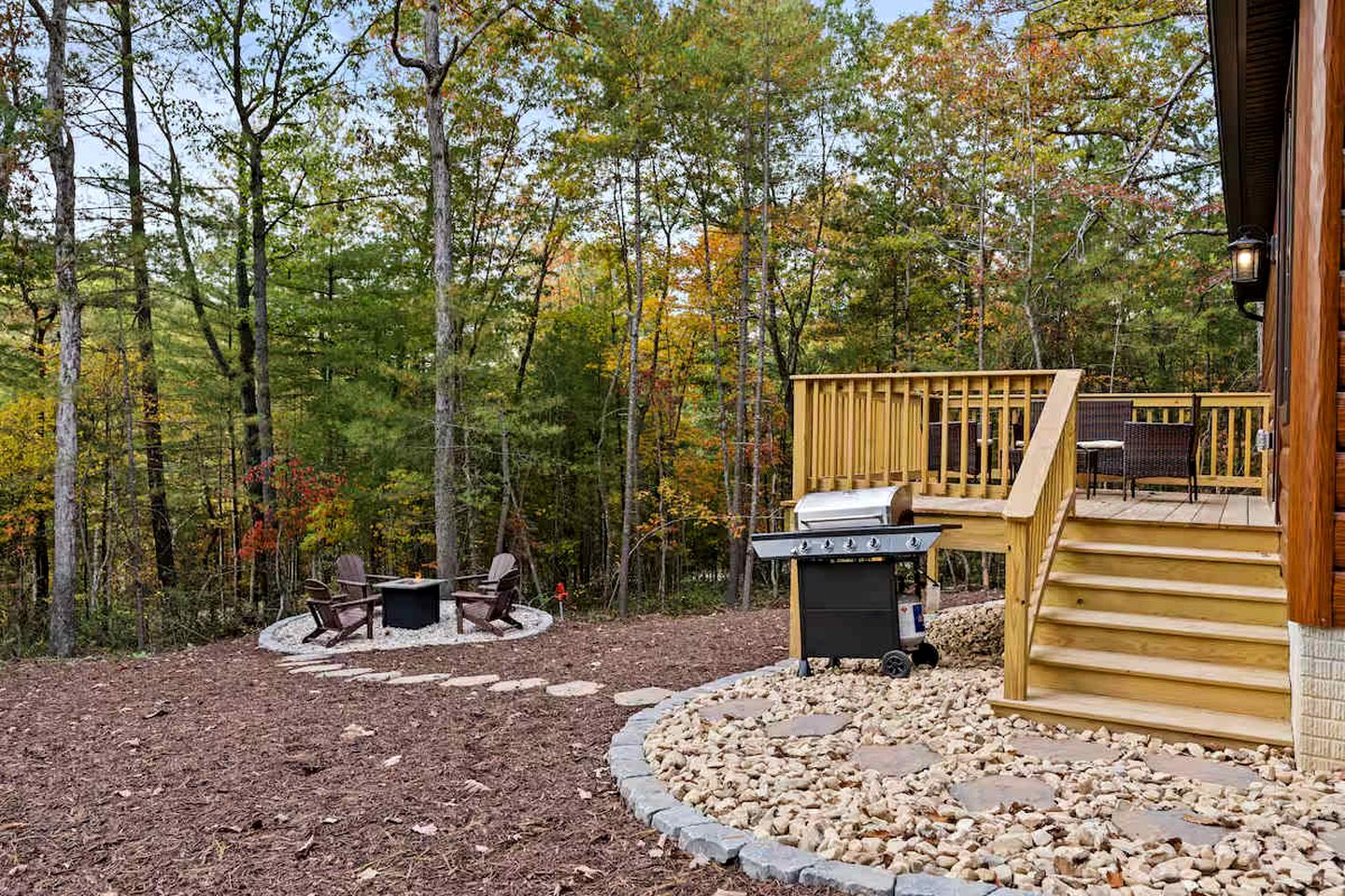 Charming Modern Cabin with Fire Pit & Mountain Views near Shenandoah National Park, Luray VA