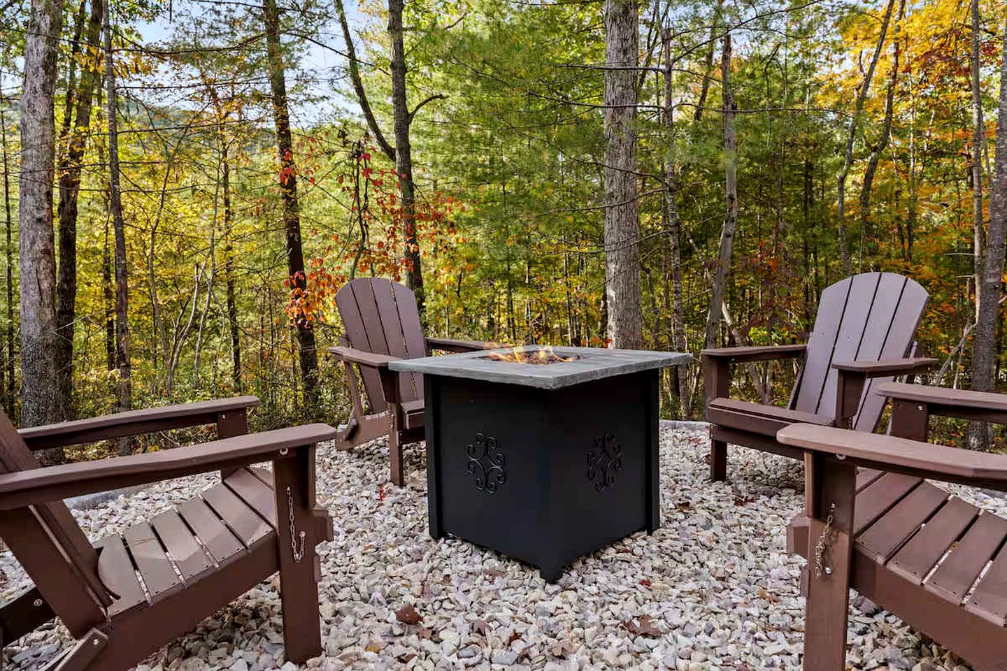 Charming Modern Cabin with Fire Pit & Mountain Views near Shenandoah National Park, Luray VA