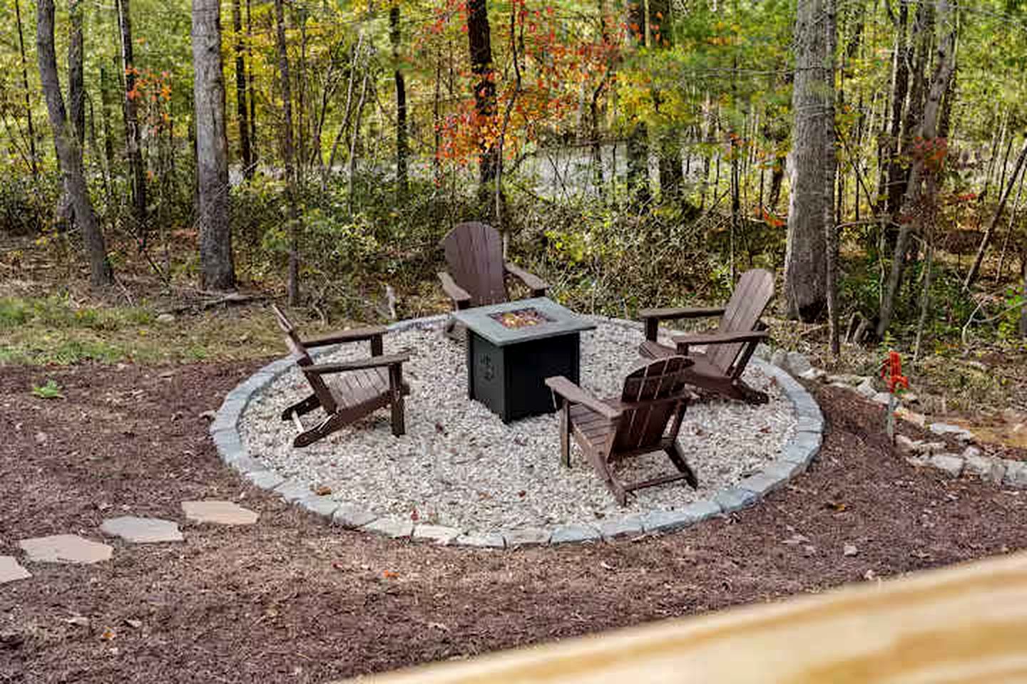 Charming Modern Cabin with Fire Pit & Mountain Views near Shenandoah National Park, Luray VA