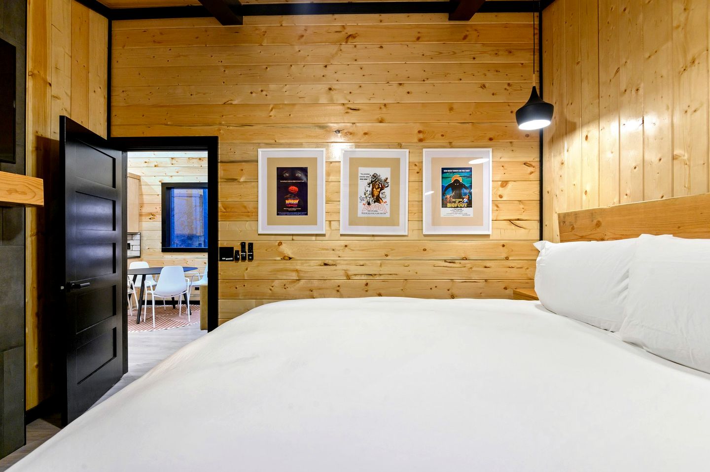 Garage Loft • King + Bunks • Budget Friendly near Beavers Bend National Park