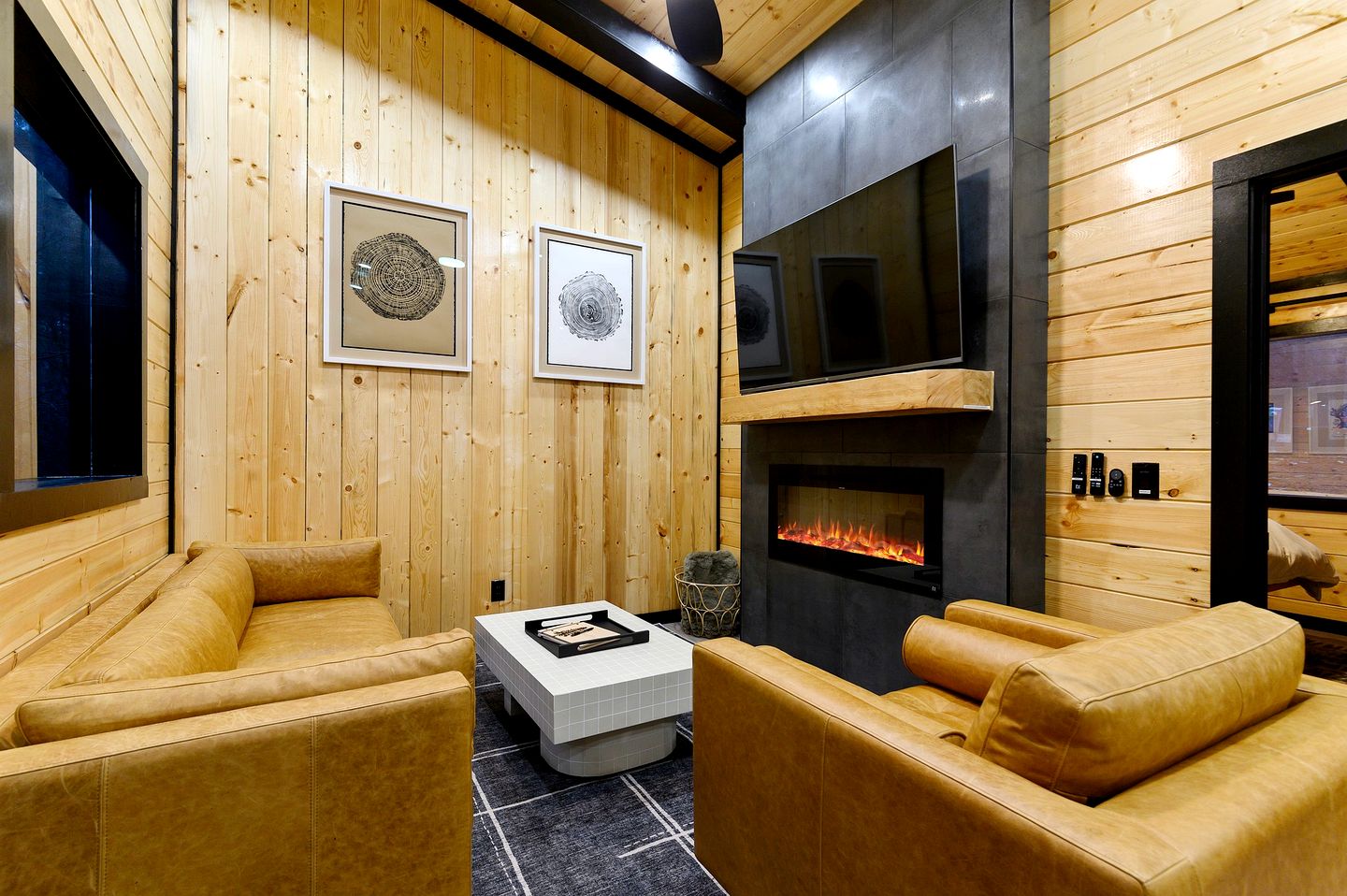 Garage Loft • King + Bunks • Budget Friendly near Beavers Bend National Park