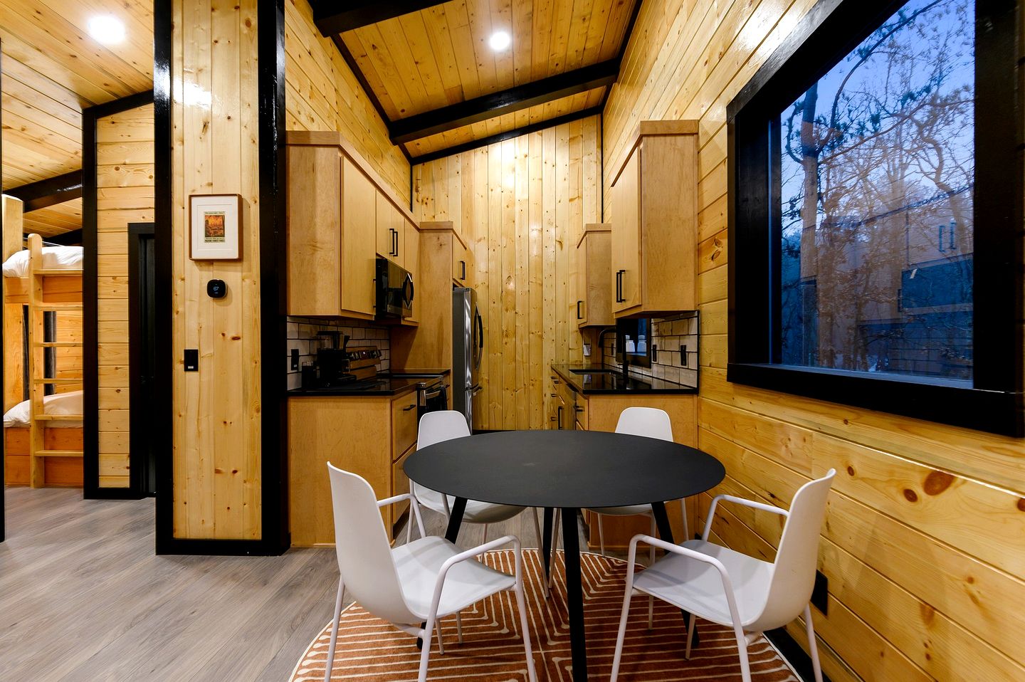 Garage Loft • King + Bunks • Budget Friendly near Beavers Bend National Park