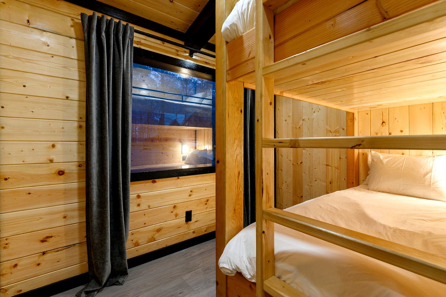 Garage Loft • King + Bunks • Budget Friendly near Beavers Bend National Park