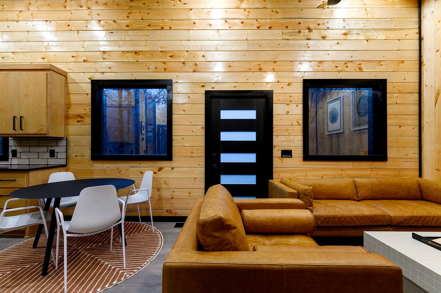 Garage Loft • King + Bunks • Budget Friendly near Beavers Bend National Park