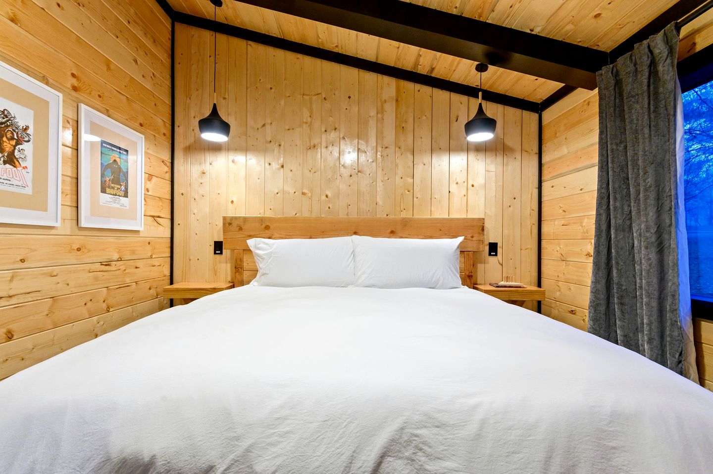 Garage Loft • King + Bunks • Budget Friendly near Beavers Bend National Park