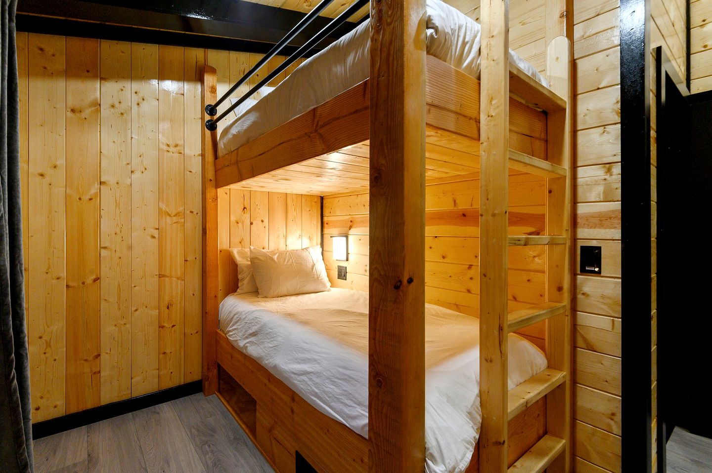Garage Loft • King + Bunks • Budget Friendly near Beavers Bend National Park