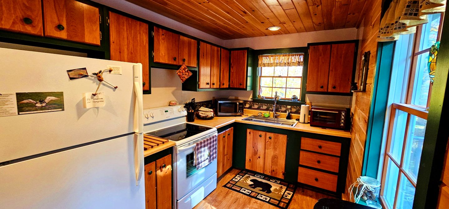 Embrace Nature in this Enchanting Cabin in Beaver Cove, Maine