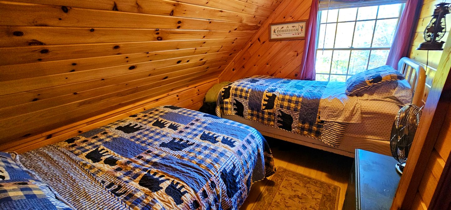 Embrace Nature in this Enchanting Cabin in Beaver Cove, Maine
