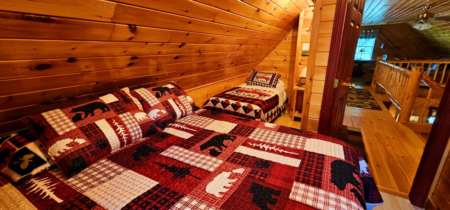 Embrace Nature in this Enchanting Cabin in Beaver Cove, Maine