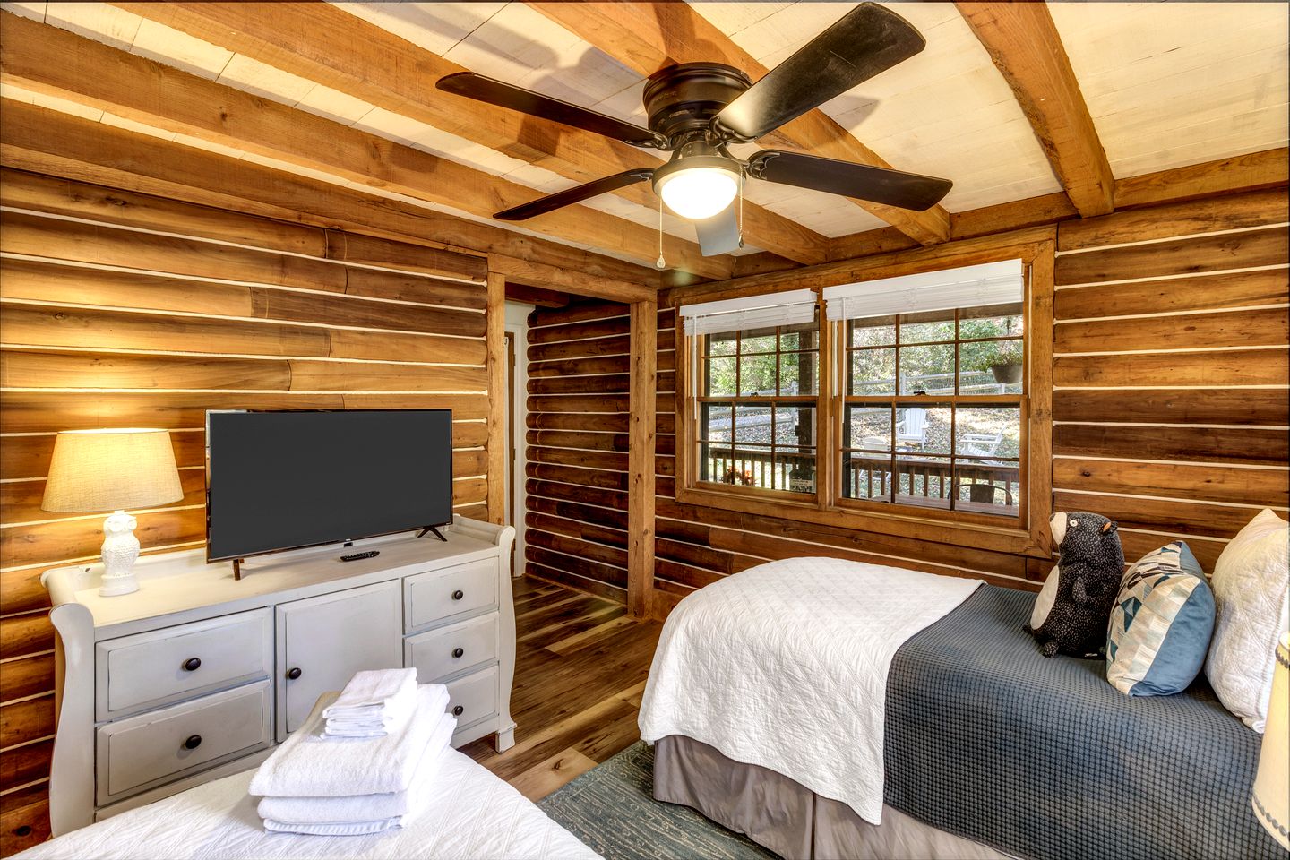 Cozy Mountain Cabin with Fire Pit and Forest Views near Downtown Black Mountain, NC