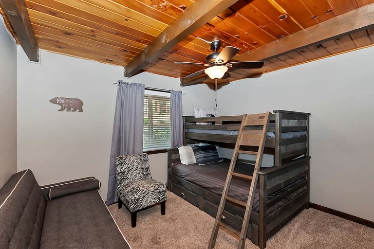 Cabins (United States of America, Big Bear, California)