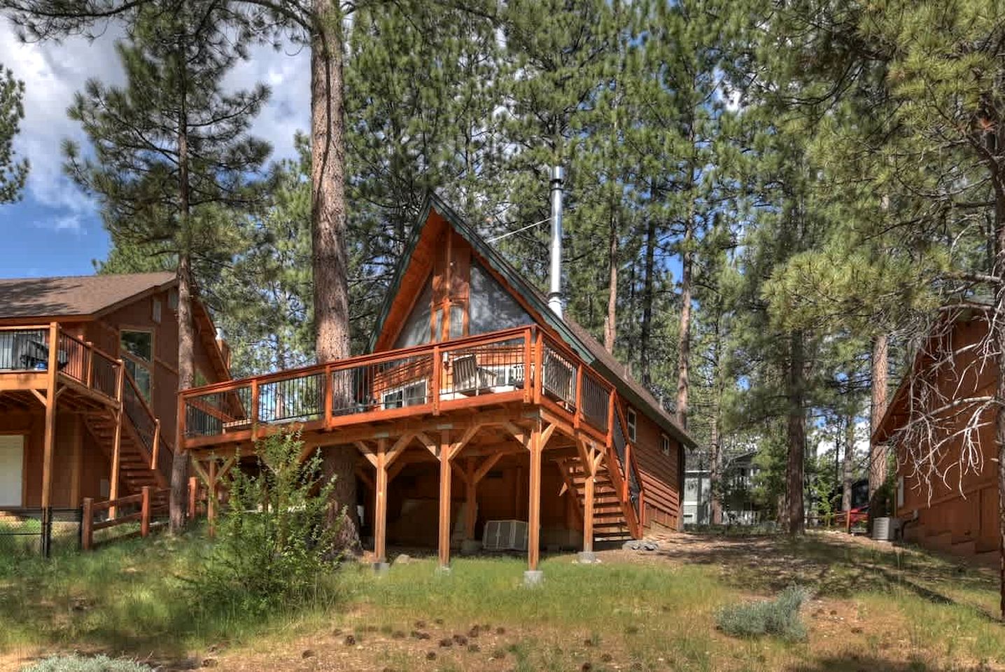 Cozy Mountain Cabin with Hot Tub Near Ski Resorts in Big Bear, California