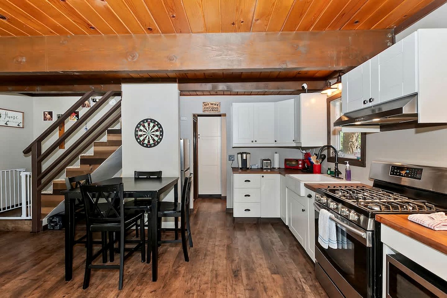 Cozy Mountain Cabin with Hot Tub Near Ski Resorts in Big Bear, California