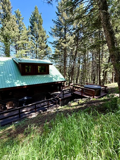 Cabins (United States of America, McAllister, Montana)