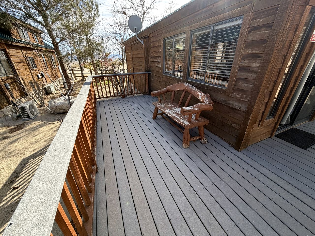 Cozy Mountain-Style Cabin with Scenic Sierra Nevada Views Near Lone Pine, California