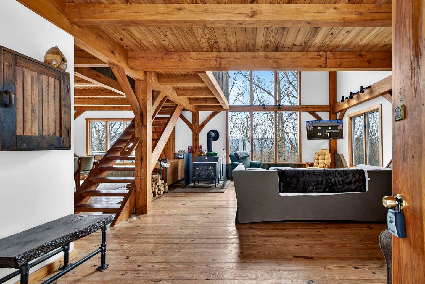 Charming Post-and-Beam Mountain Cabin with Hot Tub Near Berkeley Springs | Great Cacapon, WV