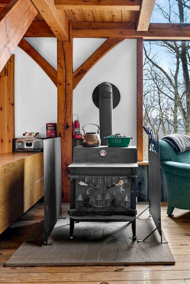 Charming Post-and-Beam Mountain Cabin with Hot Tub Near Berkeley Springs | Great Cacapon, WV