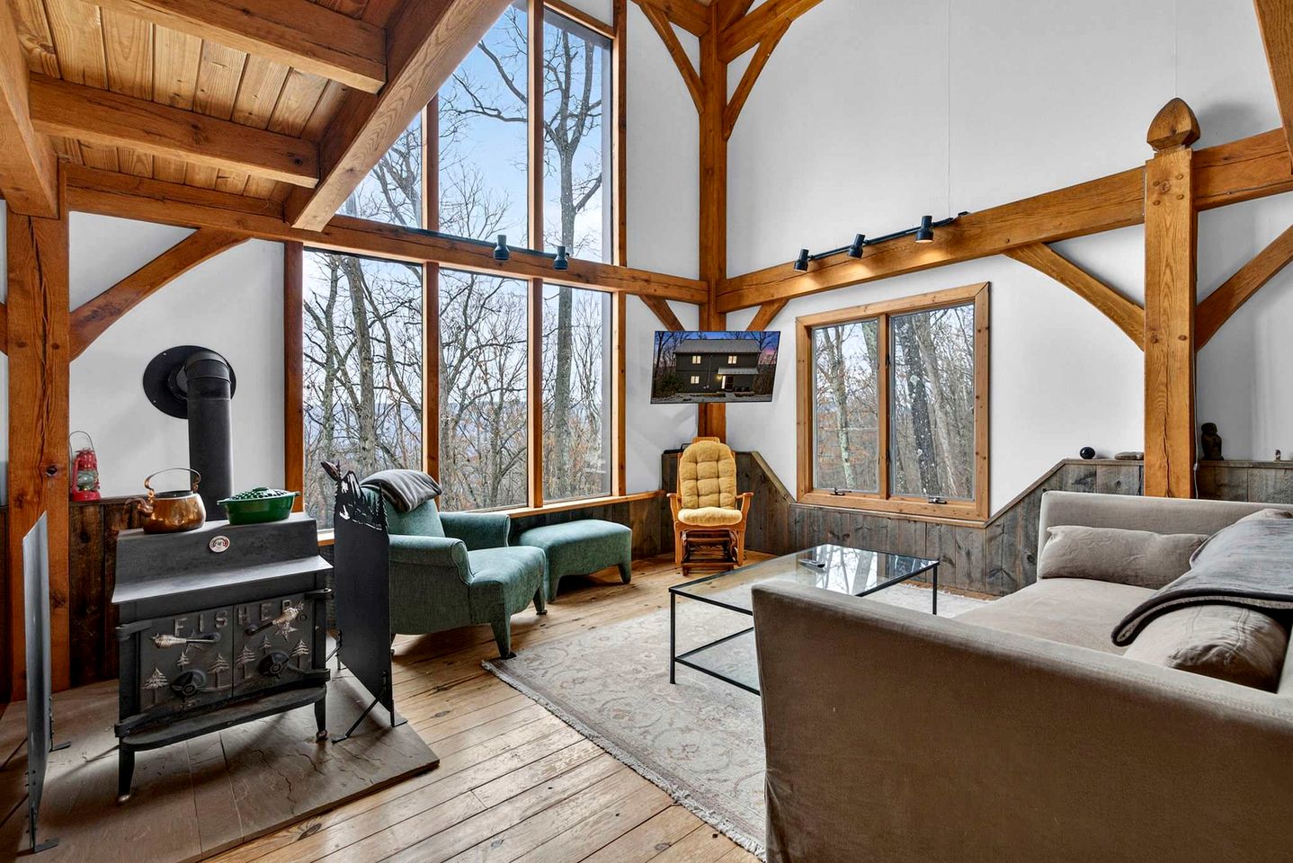 Charming Post-and-Beam Mountain Cabin with Hot Tub Near Berkeley Springs | Great Cacapon, WV