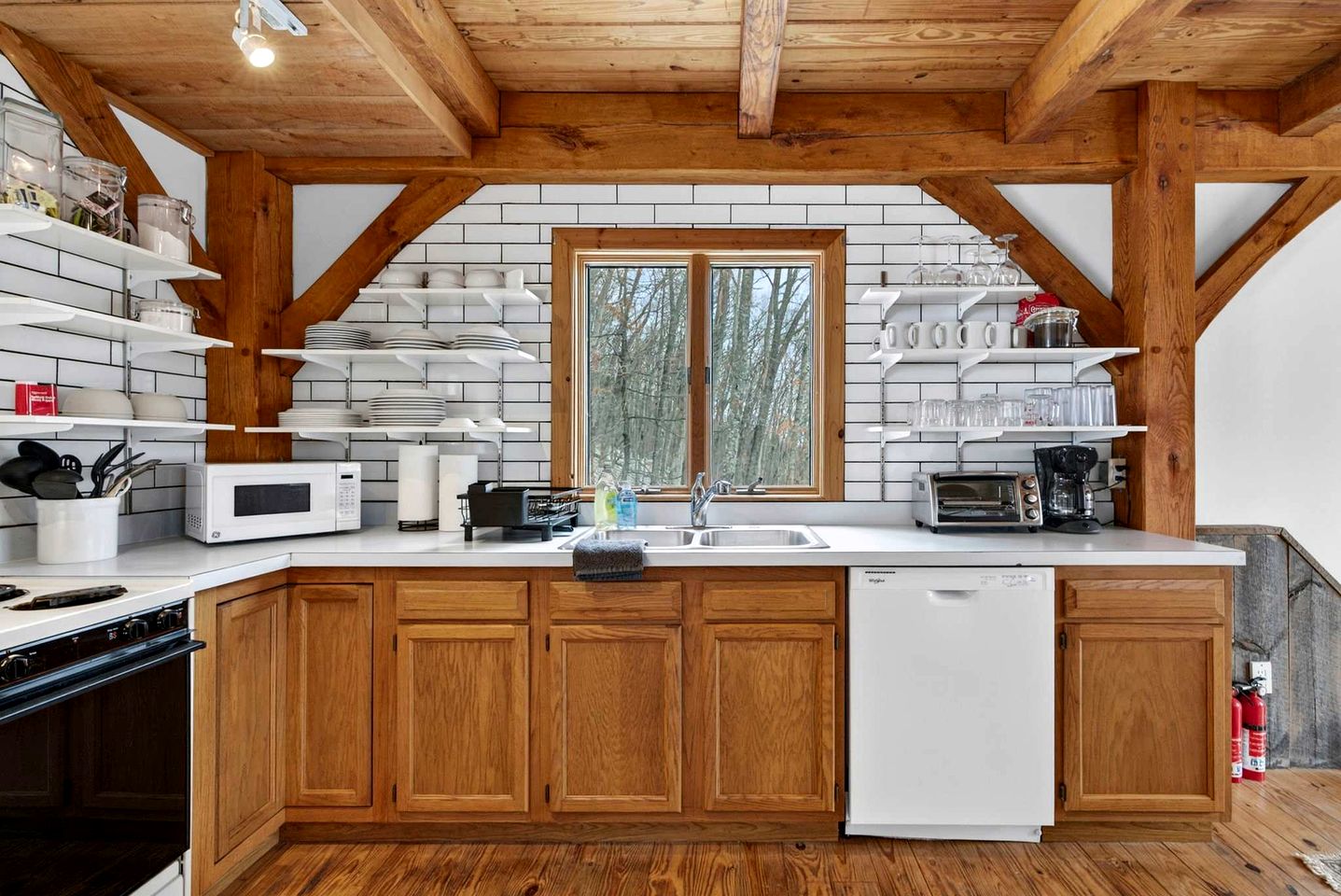 Charming Post-and-Beam Mountain Cabin with Hot Tub Near Berkeley Springs | Great Cacapon, WV