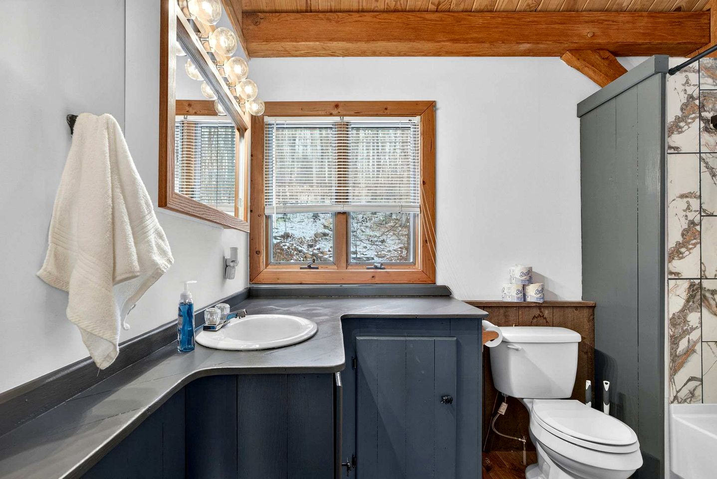 Charming Post-and-Beam Mountain Cabin with Hot Tub Near Berkeley Springs | Great Cacapon, WV