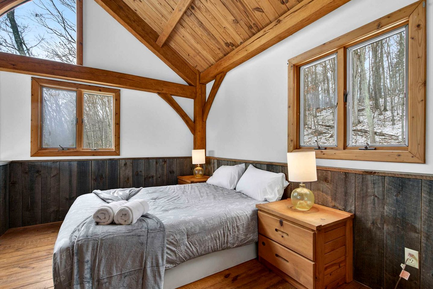 Charming Post-and-Beam Mountain Cabin with Hot Tub Near Berkeley Springs | Great Cacapon, WV