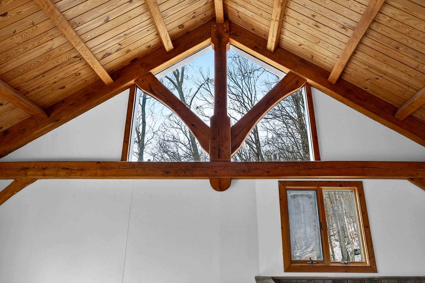 Charming Post-and-Beam Mountain Cabin with Hot Tub Near Berkeley Springs | Great Cacapon, WV