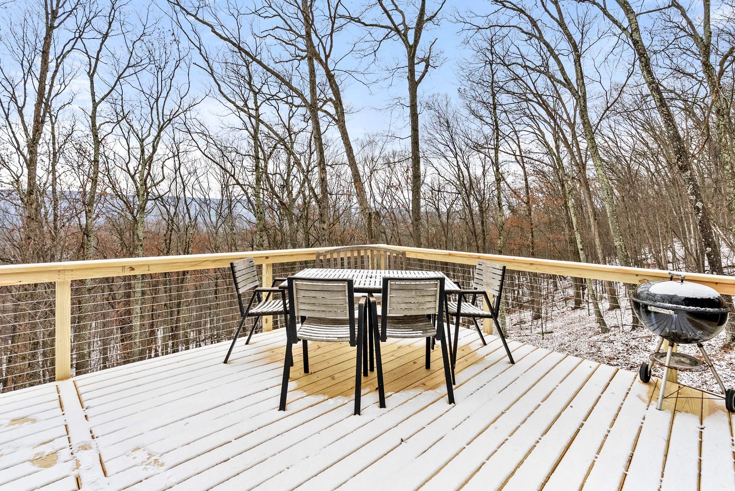 Charming Post-and-Beam Mountain Cabin with Hot Tub Near Berkeley Springs | Great Cacapon, WV
