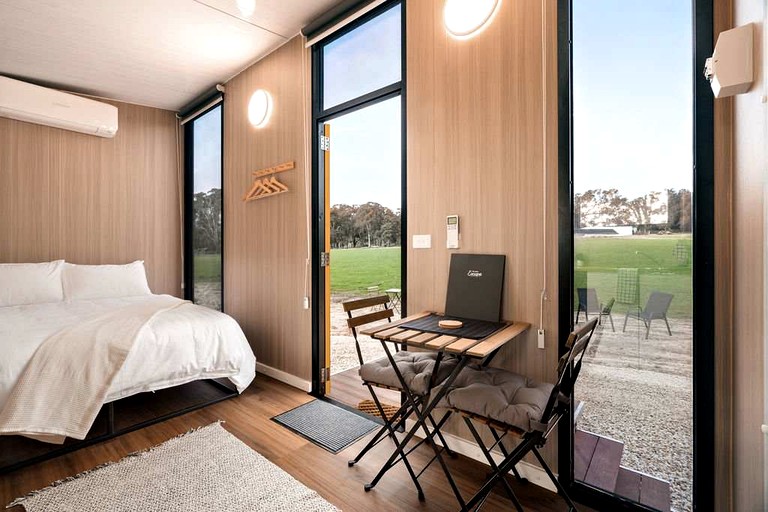 Tiny Houses (Australia, Warrenmang, Victoria)