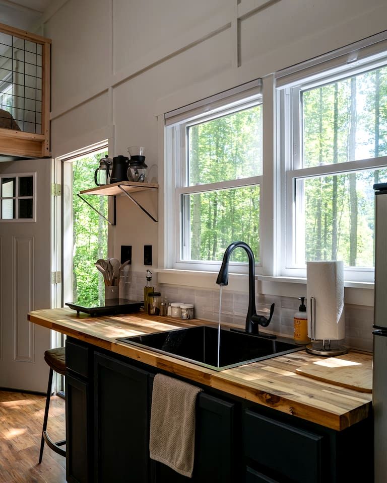 Amazing Tiny House with Fire Pit, Fireplace and Sauna in Sylva, North Carolina