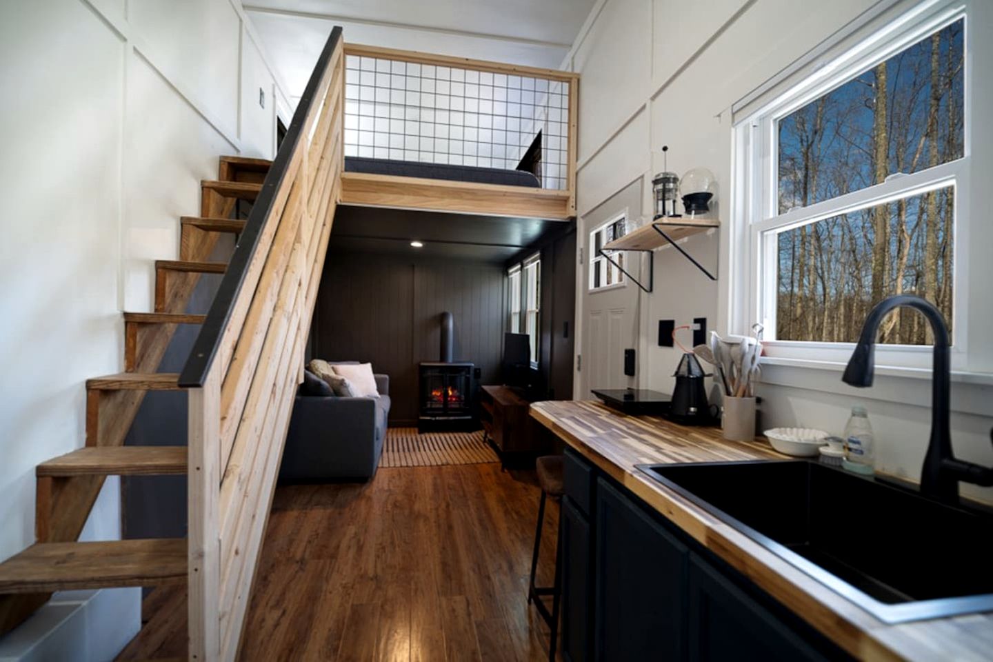 Amazing Tiny House with Fire Pit, Fireplace and Sauna in Sylva, North Carolina