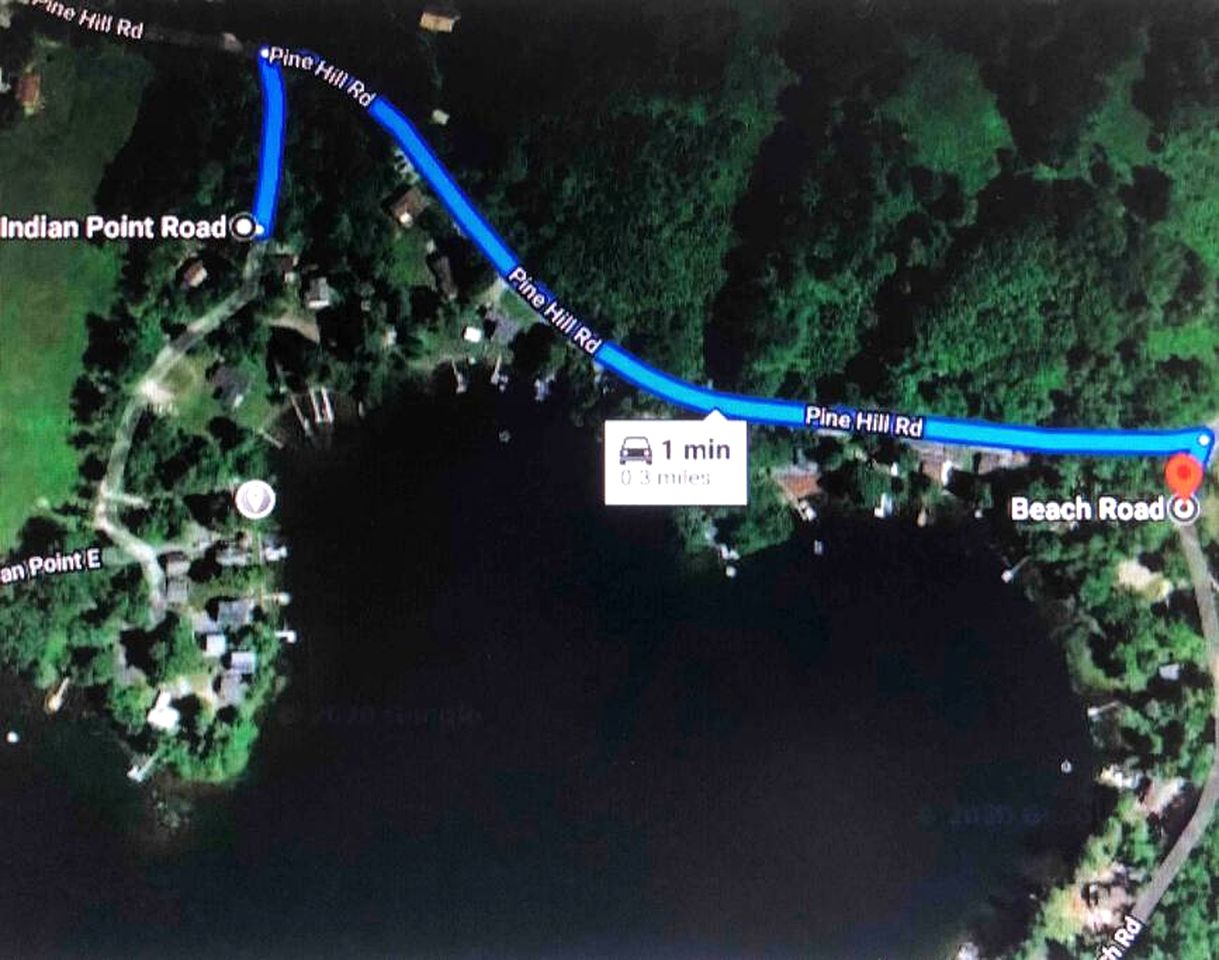 Cozy Pet-Friendly Cabin by the Water at Rockybound Pond for a Memorable Family Adventure in Croydon, New Hampshire