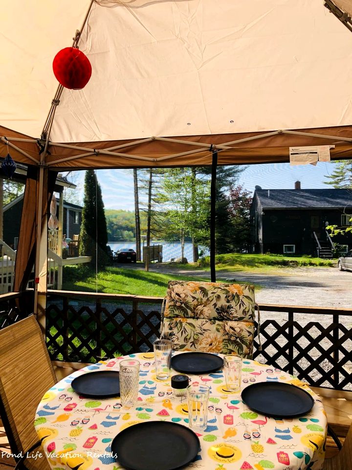 Cozy Pet-Friendly Cabin by the Water at Rockybound Pond for a Memorable Family Adventure in Croydon, New Hampshire